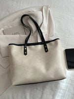 PU Leather Medium Shoulder Bag for a perfect OOTD – dress to impress outfits from Amexza