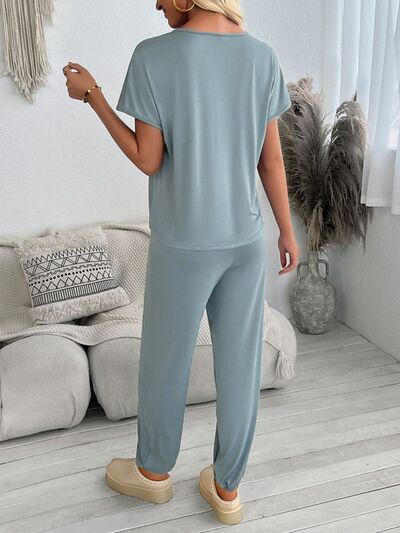 Devine V-Neck Short Sleeve Top and Pants Set for a perfect OOTD – dress to impress outfits from Amexza