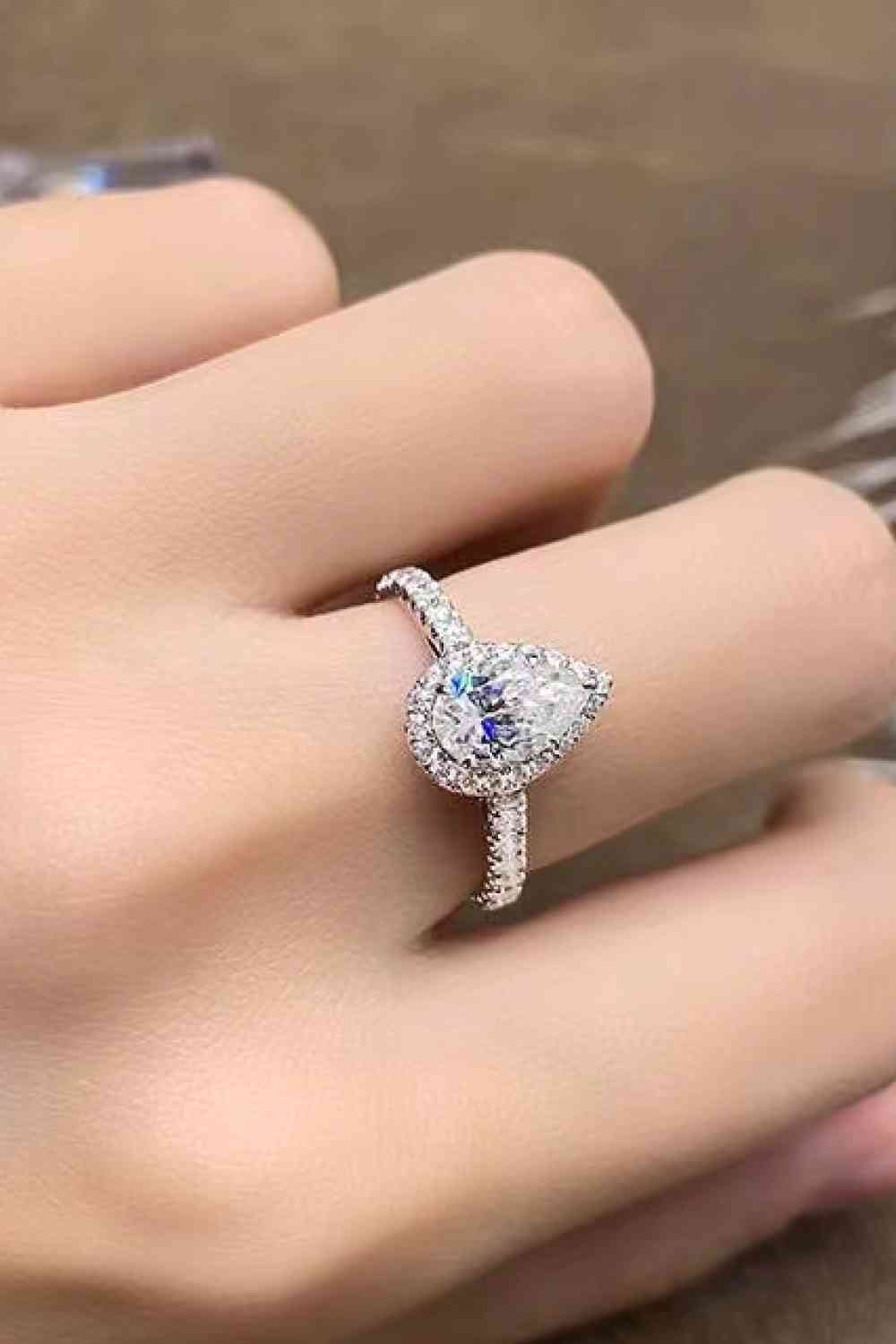 2 Carat Moissanite Teardrop Cluster Ring for a perfect OOTD – dress to impress outfits from Amexza