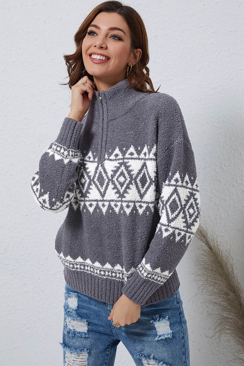 Zip-Up Geometrical Pattern Pullover Sweater for a perfect OOTD – dress to impress outfits from Amexza