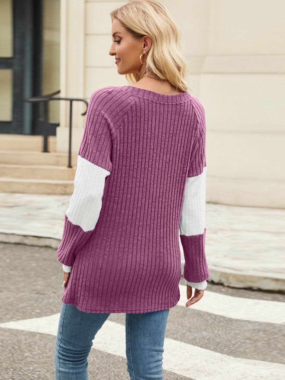 Contrast V-Neck Long Sleeve T-Shirt for a perfect OOTD – dress to impress outfits from Amexza