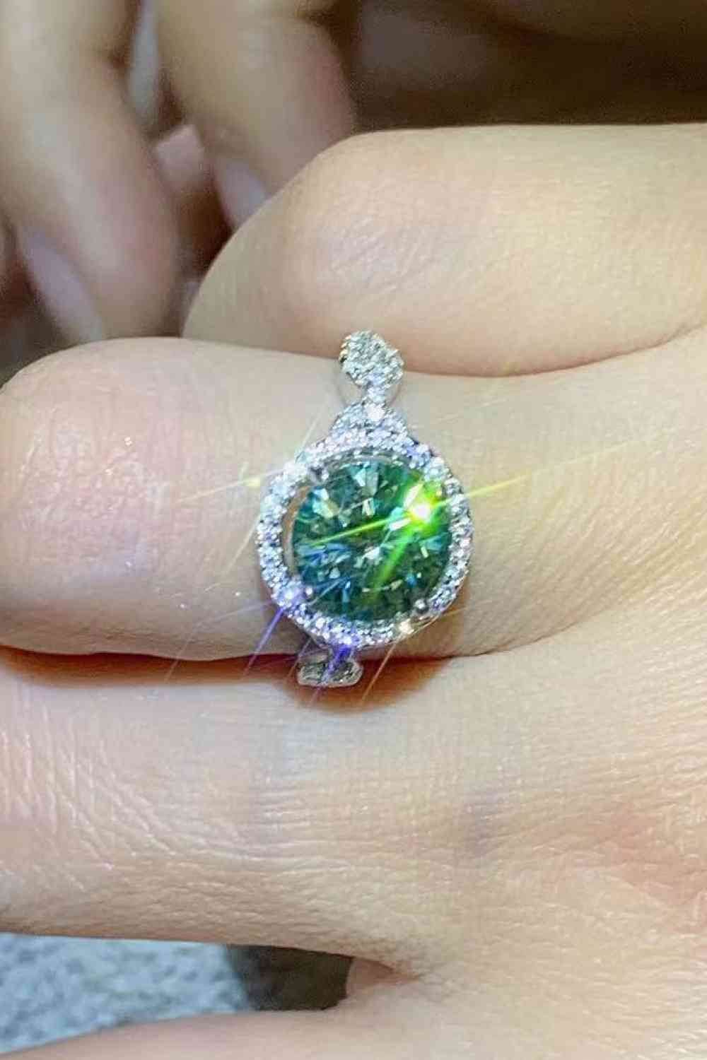 2 Carat Moissanite Emerald Green Ring for a perfect OOTD – dress to impress outfits from Amexza