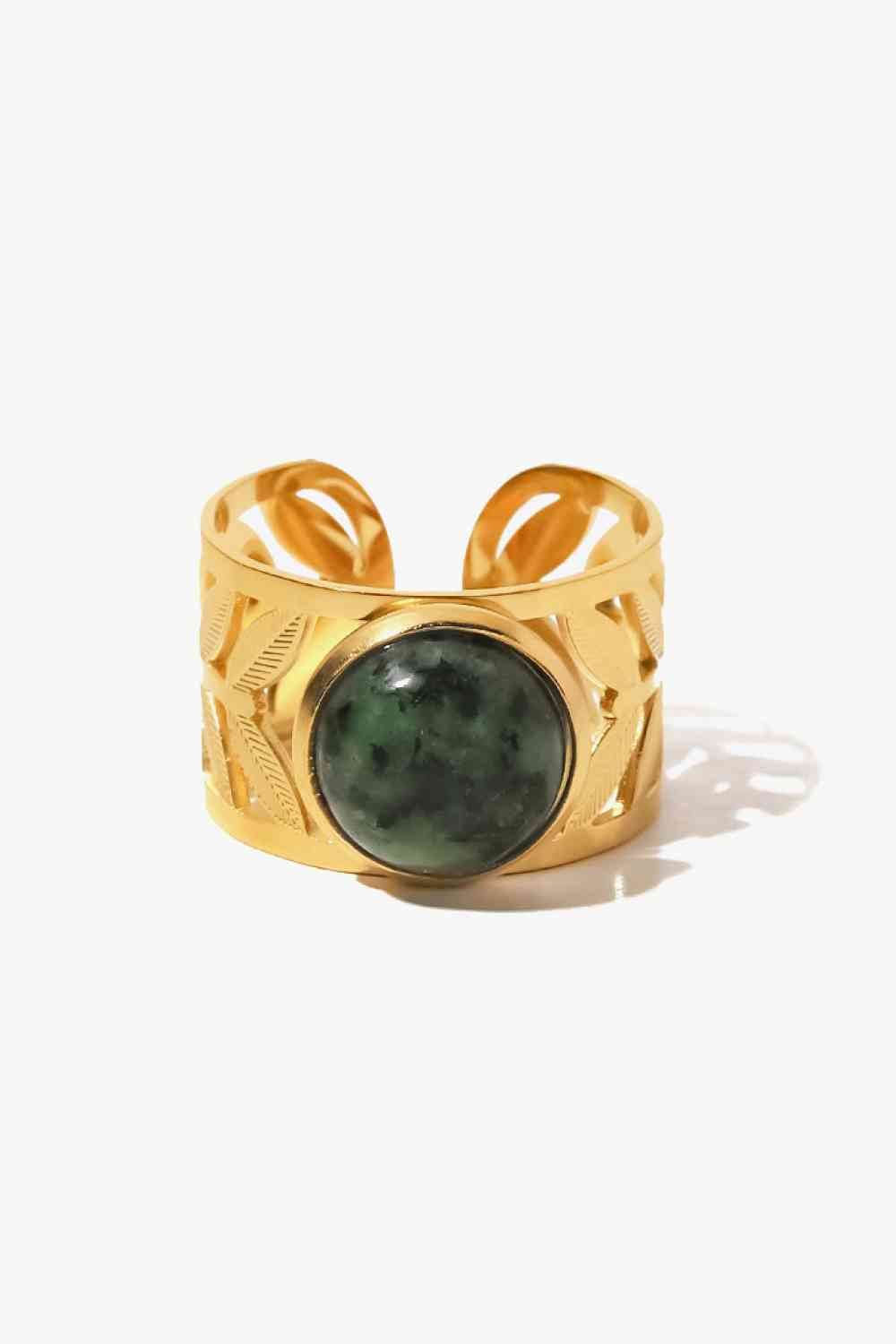 18k Gold Plated Malachite Leaf Ring Tophus One Size for a perfect OOTD – dress to impress outfits from Amexza