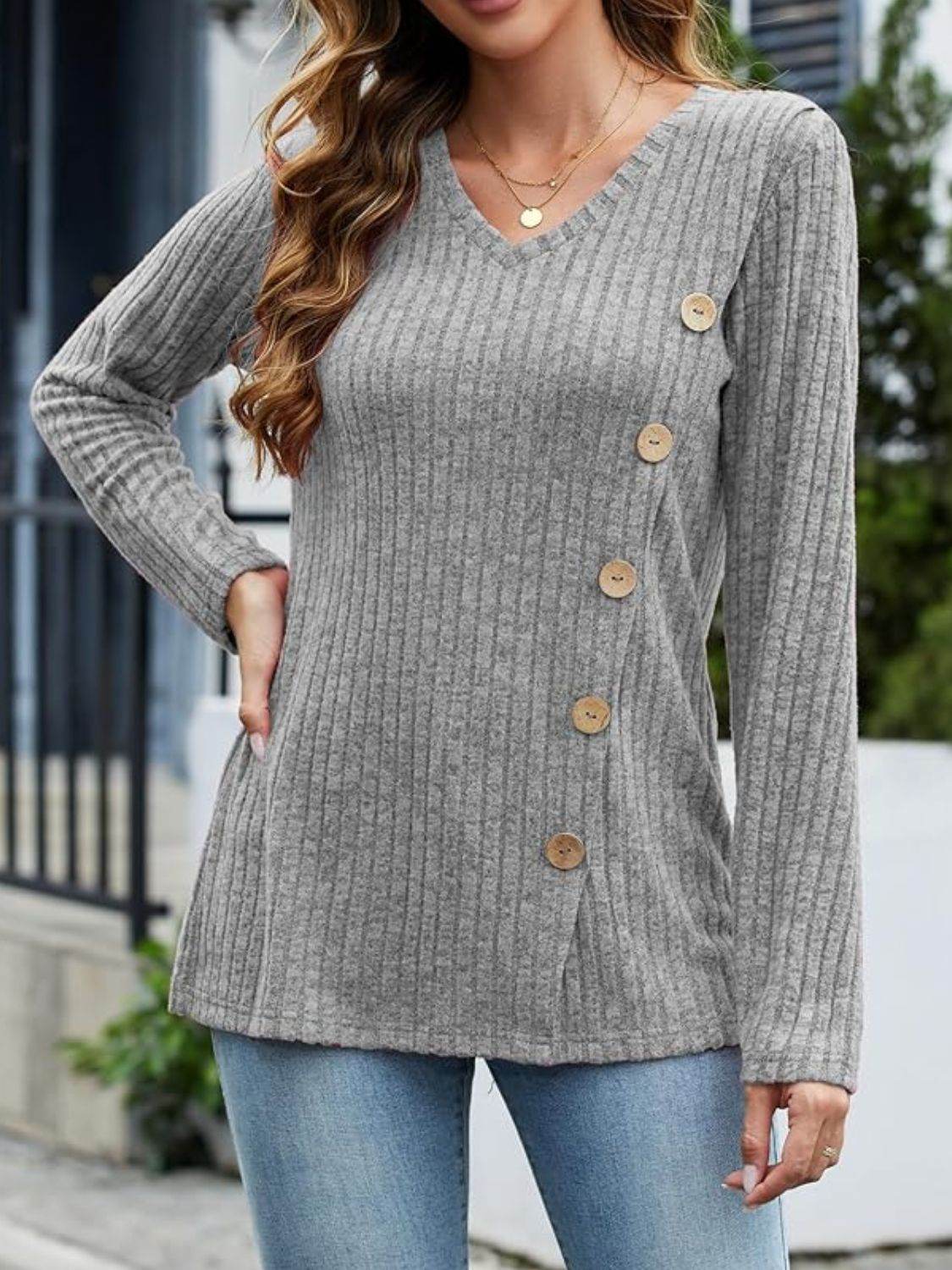 V-Neck Long Sleeve T-Shirt for a perfect OOTD – dress to impress outfits from Amexza