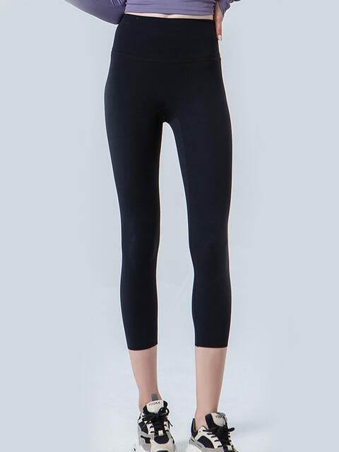 Wide Waistband Cropped Sports Leggings Black for a perfect OOTD – dress to impress outfits from Amexza