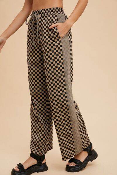 Annie Wear Drawstring Checkered Wide Leg Pants for a perfect OOTD – dress to impress outfits from Amexza