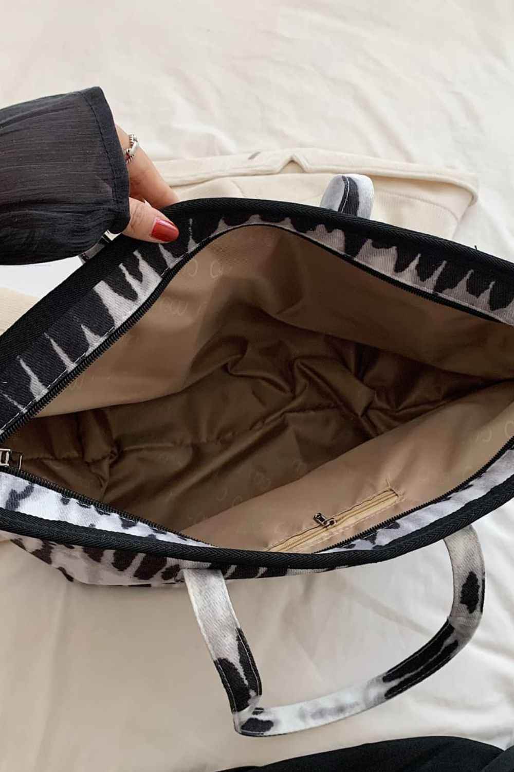 Printed PU Leather Tote Bag for a perfect OOTD – dress to impress outfits from Amexza