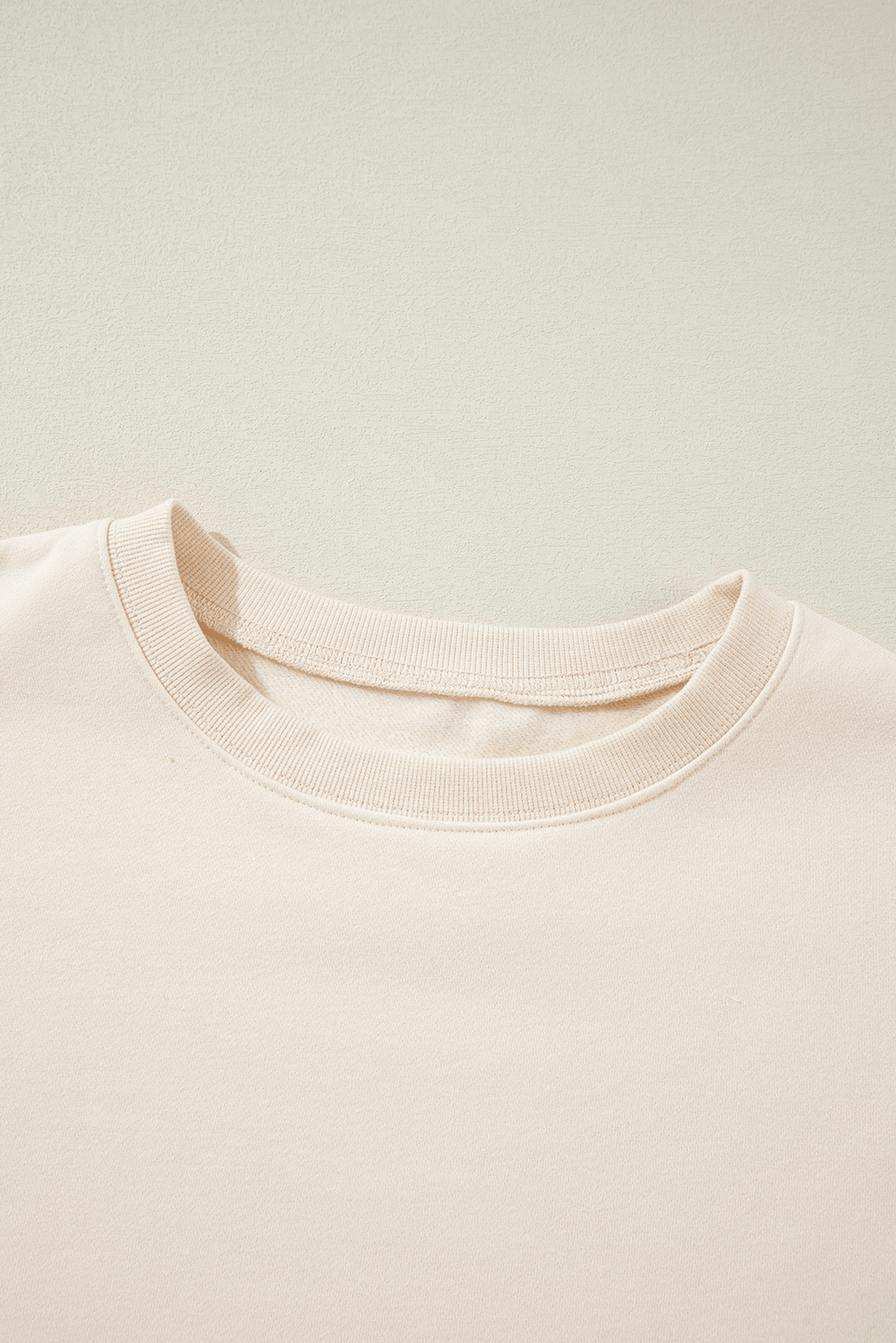 Slit Color Block Long Sleeve Sweatshirt for a perfect OOTD – dress to impress outfits from Amexza