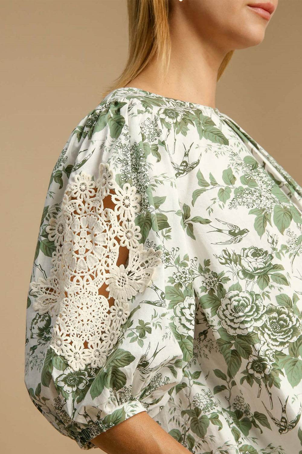 Umgee Floral Pleated Detail Lace Trim Sleeve Blouse for a perfect OOTD – dress to impress outfits from Amexza