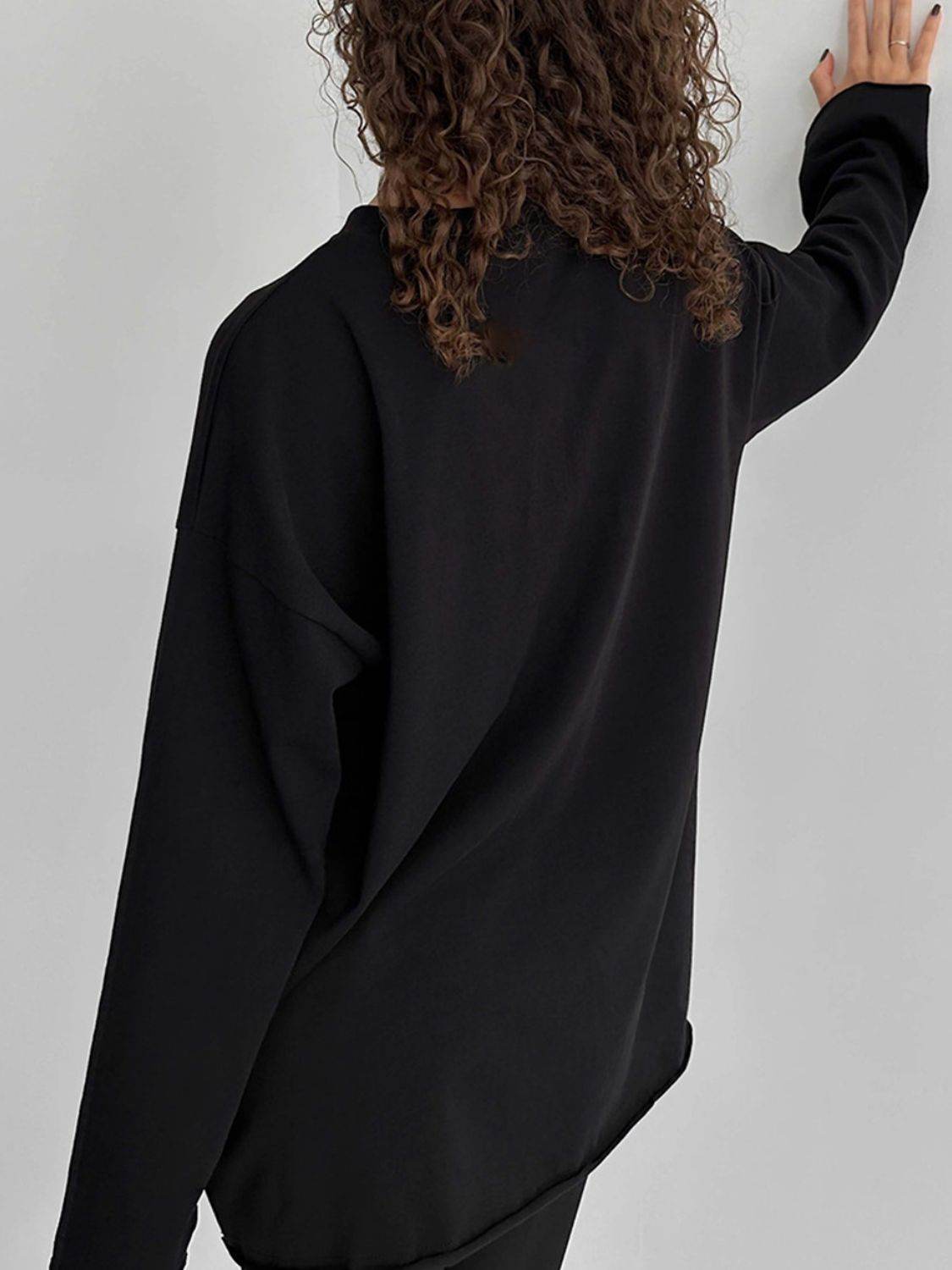 Round Neck Long Sleeve T-Shirt for a perfect OOTD – dress to impress outfits from Amexza