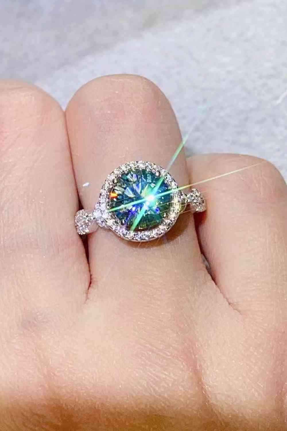 2 Carat Moissanite Emerald Green Ring Emerald green for a perfect OOTD – dress to impress outfits from Amexza