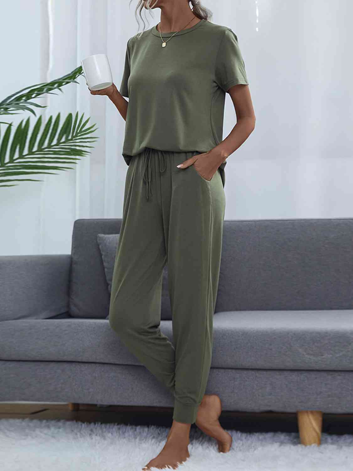 Shiny Round Neck Short Sleeve Top and Pants Set for a perfect OOTD – dress to impress outfits from Amexza