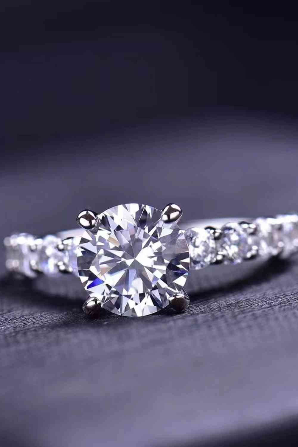 2 Carat 4-Prong Moissanite Ring for a perfect OOTD – dress to impress outfits from Amexza