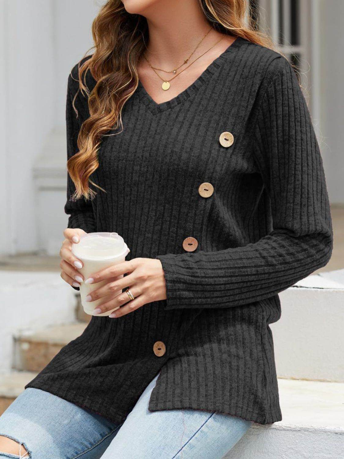 V-Neck Long Sleeve T-Shirt for a perfect OOTD – dress to impress outfits from Amexza