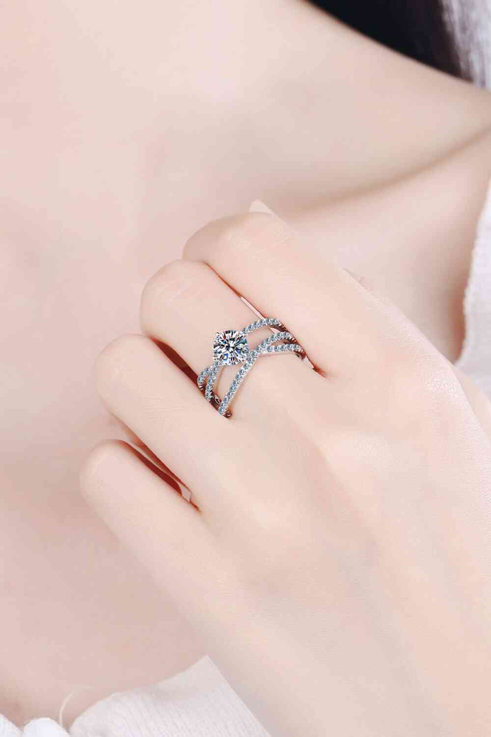 1 Carat Moissanite Crisscross Ring for a perfect OOTD – dress to impress outfits from Amexza