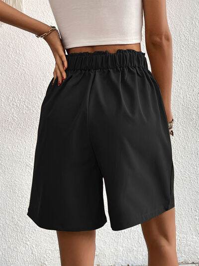 Pocketed Half Elastic Waist Shorts - Amexza