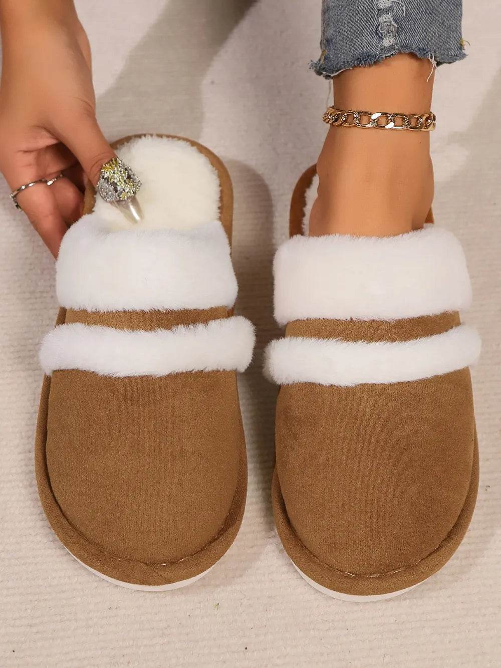 Contrast Faux Fur Round Toe Slippers for a perfect OOTD – dress to impress outfits from Amexza