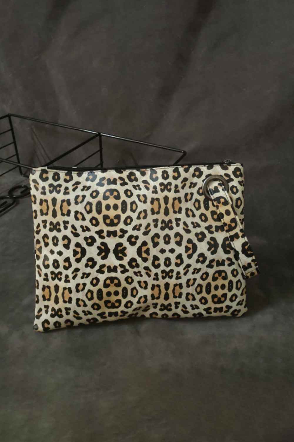 Leopard PU Leather Clutch Cream Leopard One Size for a perfect OOTD – dress to impress outfits from Amexza