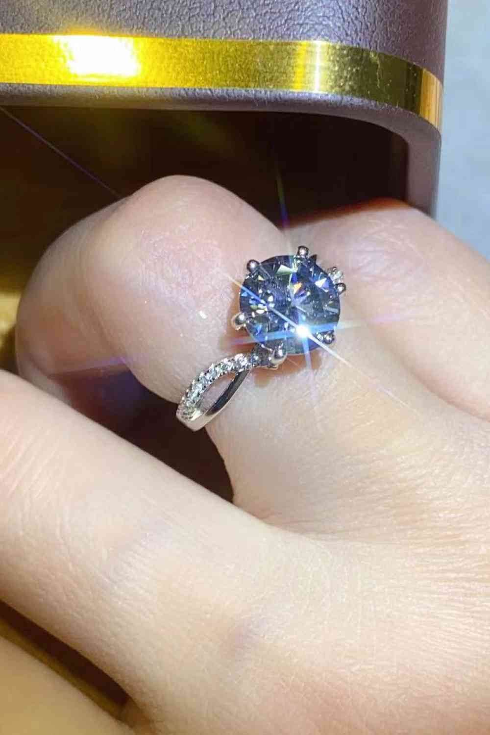 2 Carat Moissanite Ring in Smokey Gray for a perfect OOTD – dress to impress outfits from Amexza