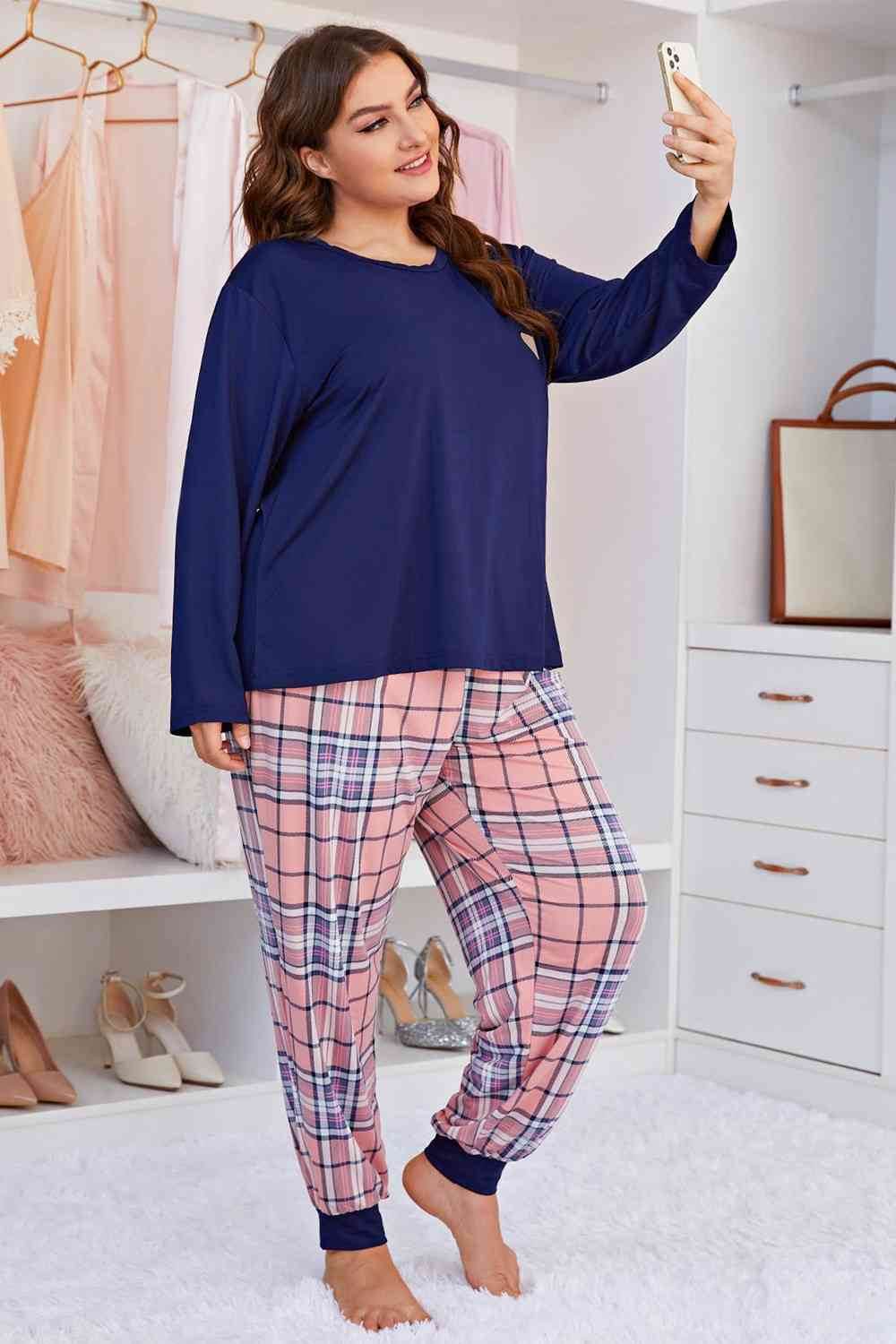 Plus Size Heart Graphic Top and Plaid Joggers Lounge Set for a perfect OOTD – dress to impress outfits from Amexza