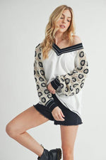 Aemi+Co Crochet Contrast Stitching V Neck Top - Amexza