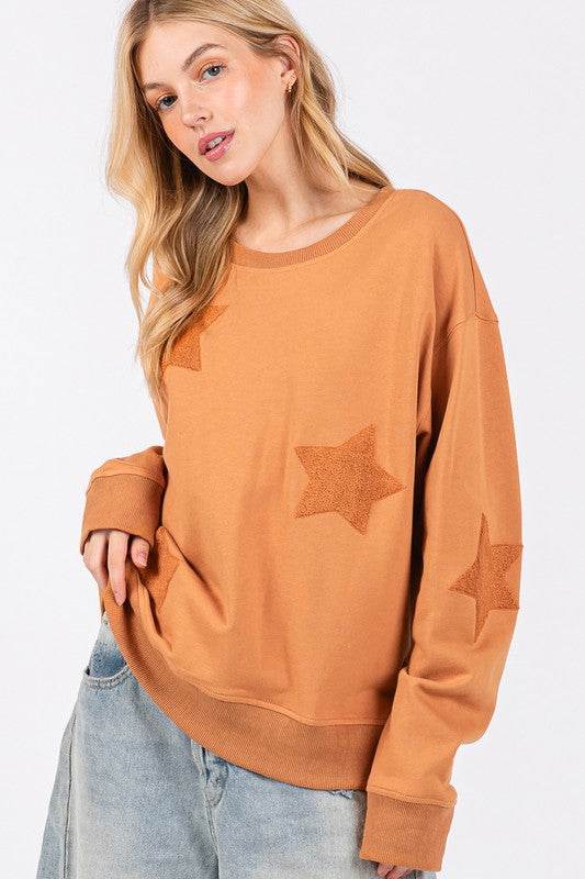 SAGE + FIG Star Patch Long Sleeve Sweatshirt for a perfect OOTD – dress to impress outfits from Amexza