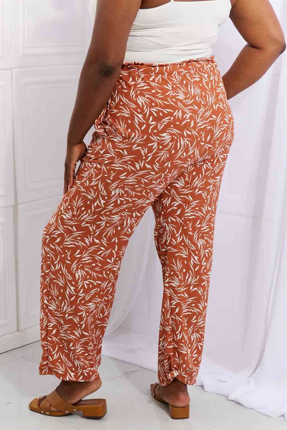 Heimish Right Angle Full Size Geometric Printed Pants in Red Orange for a perfect OOTD – dress to impress outfits from Amexza