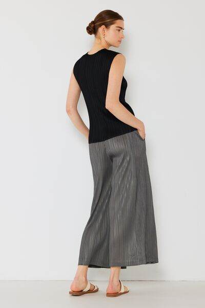 Marina West Swim Pleated Wide-Leg Pants with Side Pleat Detail for a perfect OOTD – dress to impress outfits from Amexza