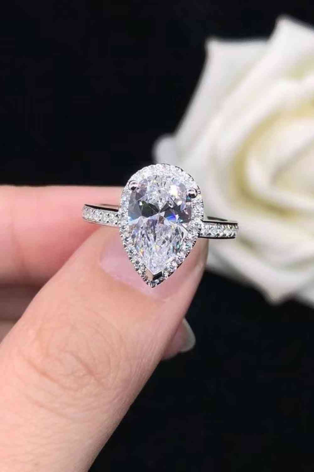 2 Carat Moissanite Teardrop Cluster Ring for a perfect OOTD – dress to impress outfits from Amexza