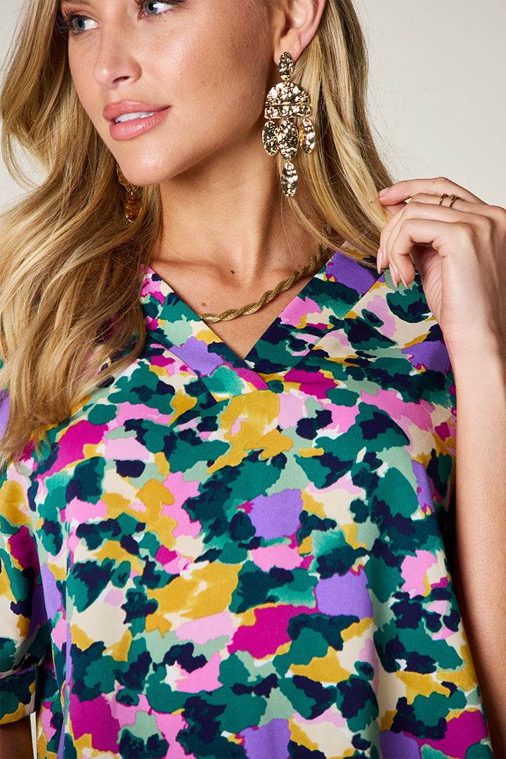 Double Take Full Size Printed V-Neck Short Sleeve Side Slit Top for a perfect OOTD – dress to impress outfits from Amexza