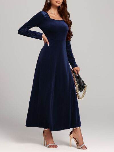 Square Neck Long Sleeve Velvet Dress Navy for a perfect OOTD – dress to impress outfits from Amexza