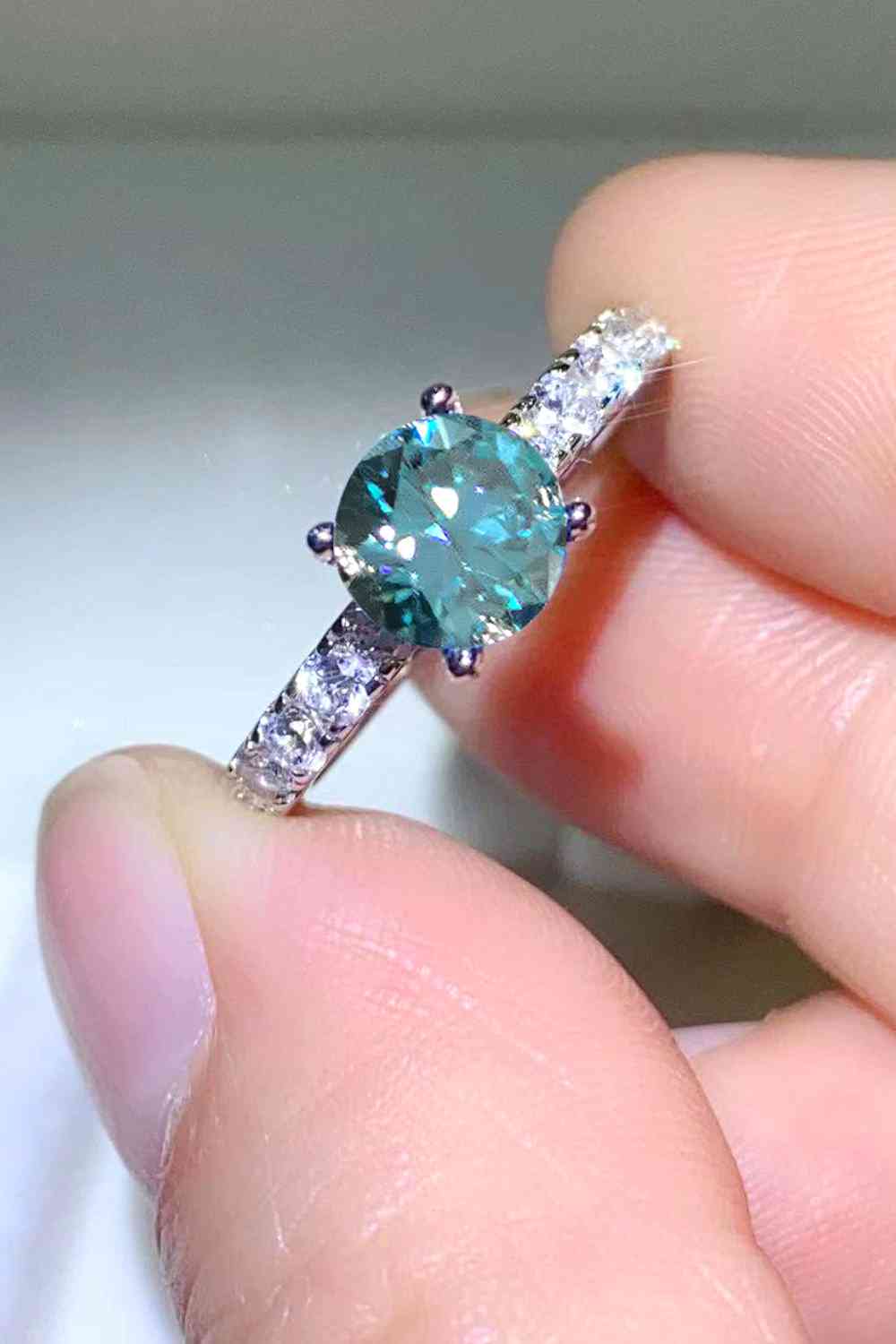 Future Style 1 Carat Moissanite Side Stone Ring for a perfect OOTD – dress to impress outfits from Amexza