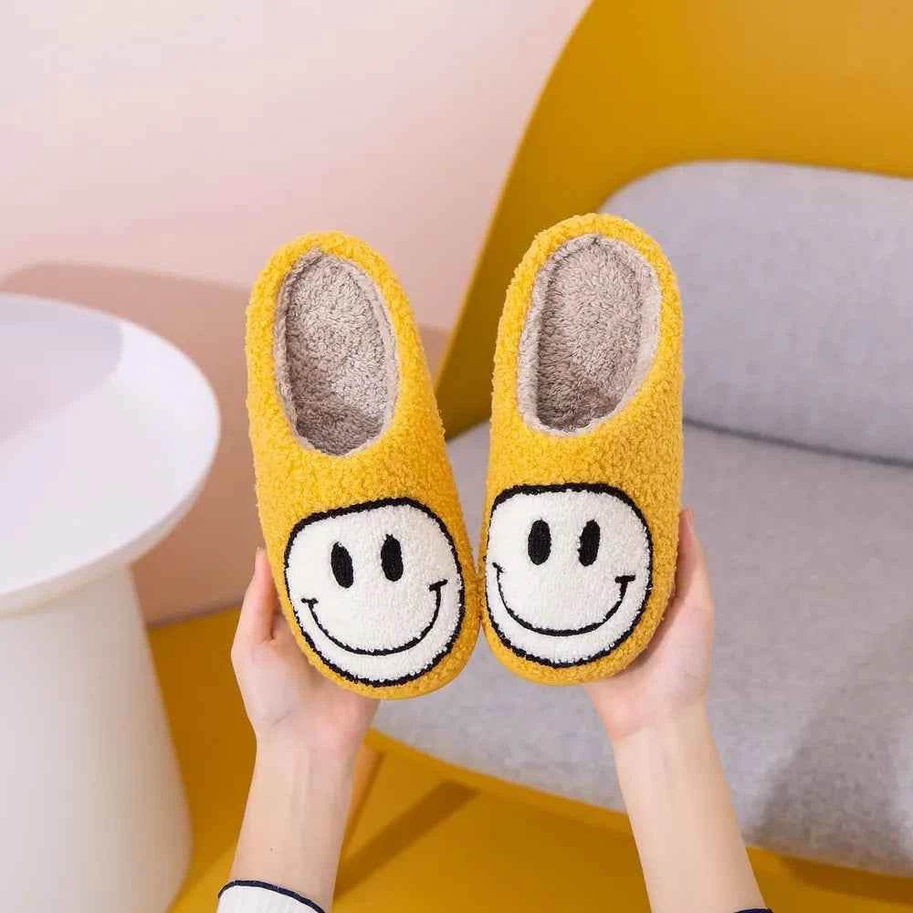 Melody Smiley Face Slippers for a perfect OOTD – dress to impress outfits from Amexza