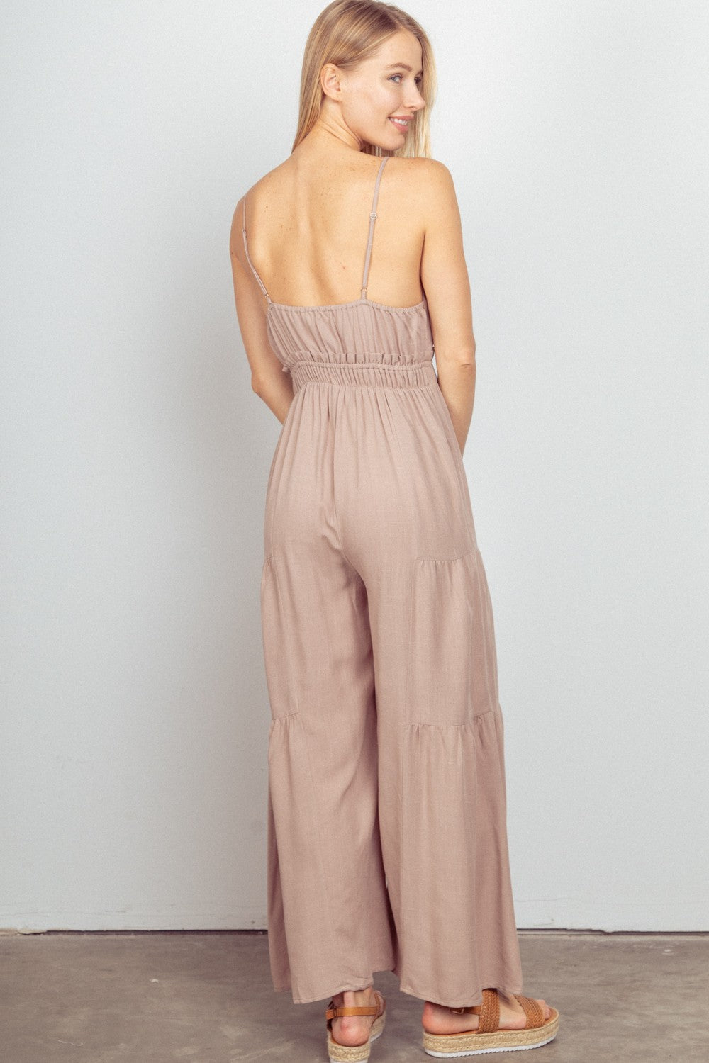 VERY J Sleeveless Ruched Wide Leg Jumpsuit for a perfect OOTD – dress to impress outfits from Amexza