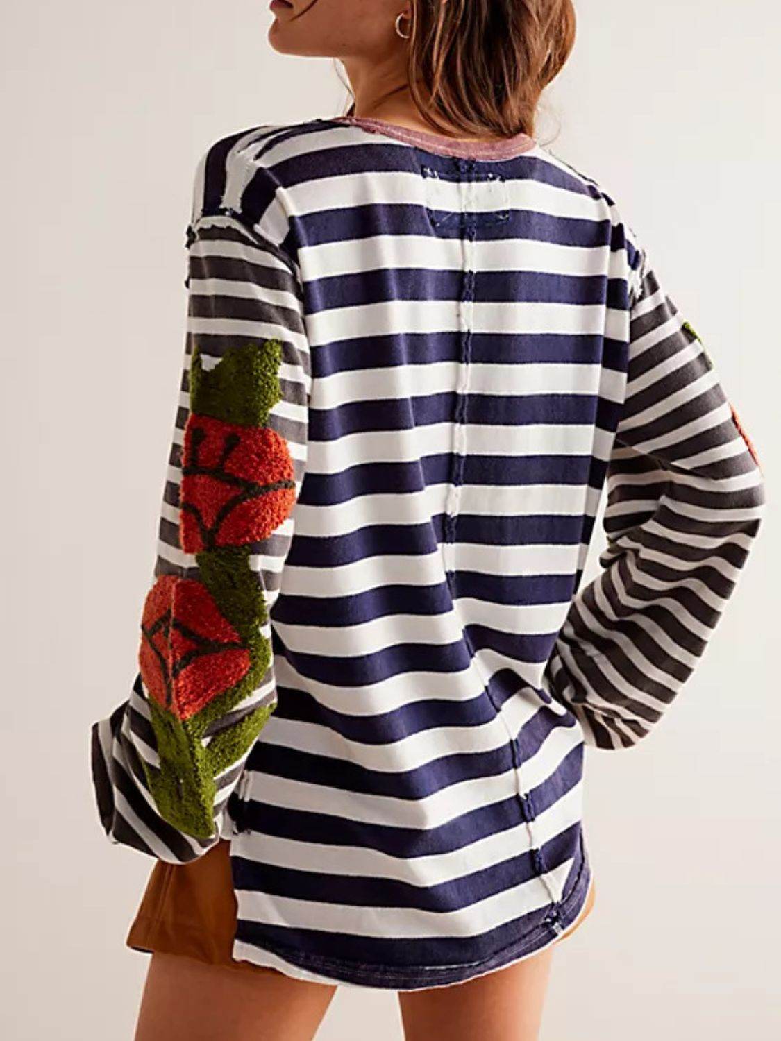 Striped Round Neck Long Sleeve Sweatshirt - Amexza