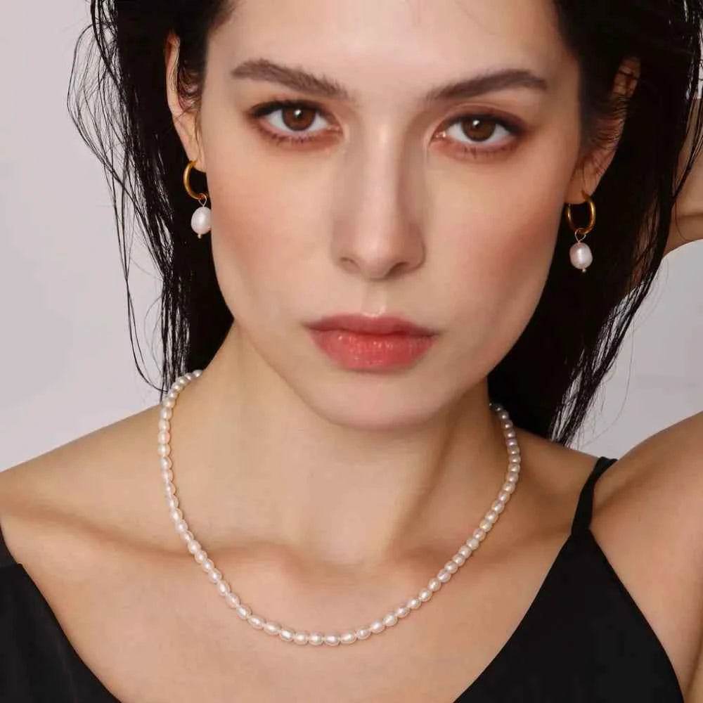 Pearl Necklace, Bracelet and Earrings 4-Piece Jewelry Set for a perfect OOTD – dress to impress outfits from Amexza