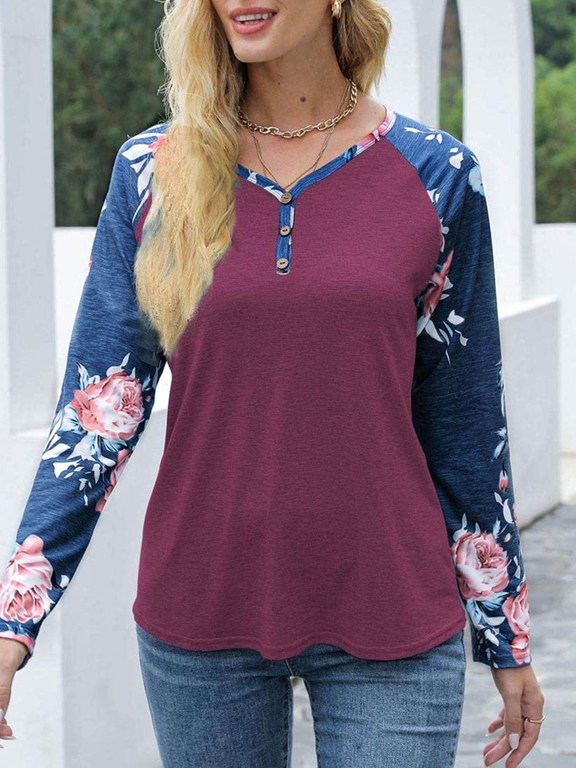 V-Neck Floral Long Sleeve T-Shirt for a perfect OOTD – dress to impress outfits from Amexza