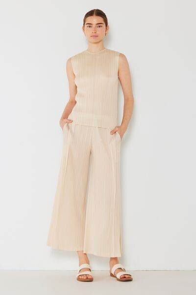 Marina West Swim Pleated Wide-Leg Pants with Side Pleat Detail for a perfect OOTD – dress to impress outfits from Amexza