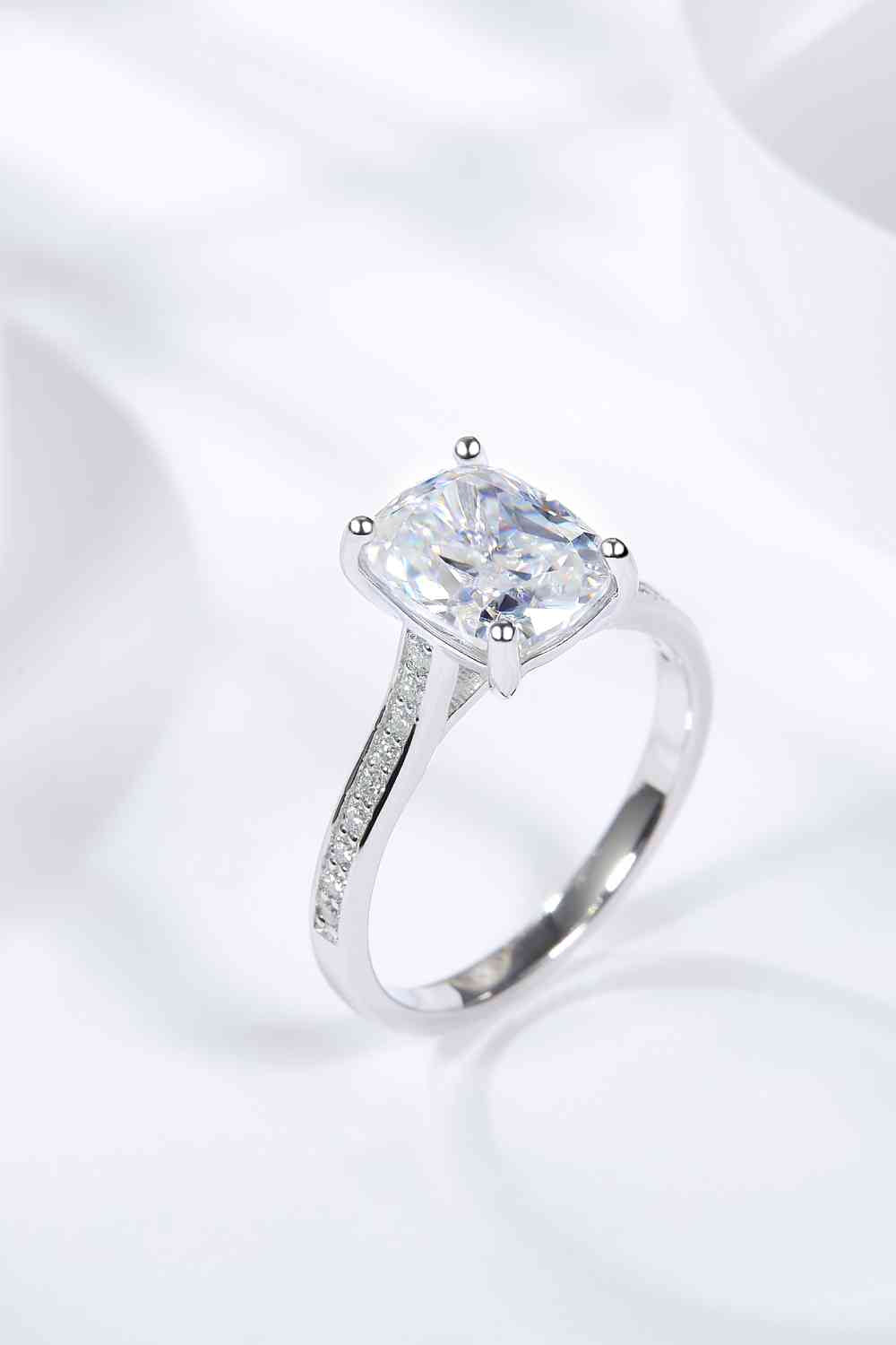 3 Carat Moissanite Platinum-Plated Side Stone Ring for a perfect OOTD – dress to impress outfits from Amexza