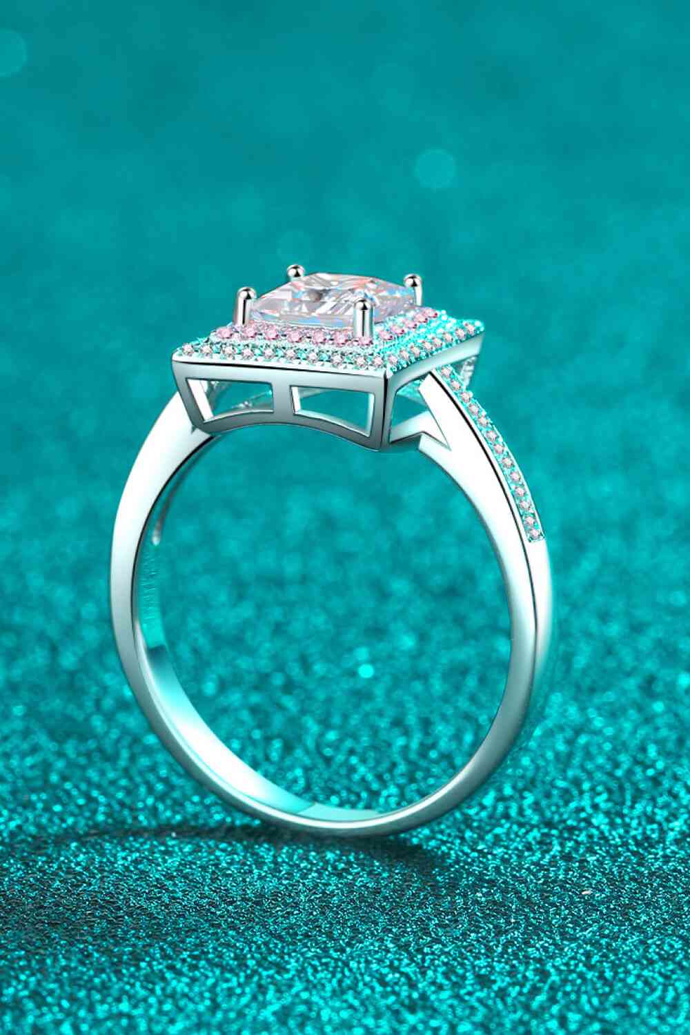 Stay Elegant 1 Carat Moissanite Ring for a perfect OOTD – dress to impress outfits from Amexza