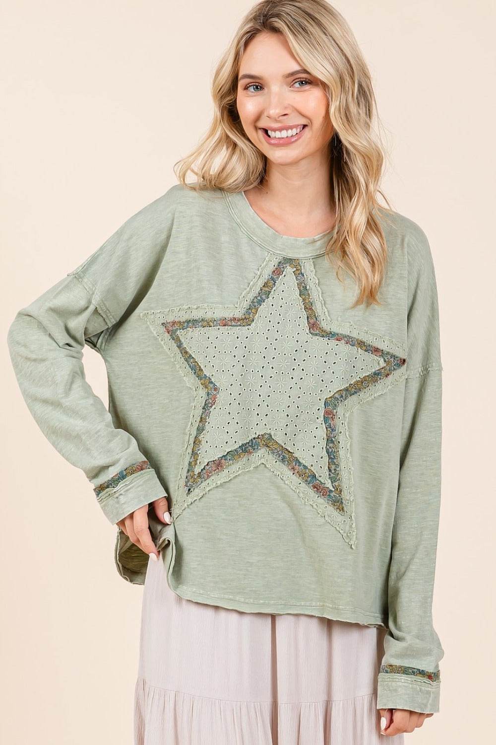 Mittoshop Mineral Wash Star Patch Long Sleeve T-Shirt for a perfect OOTD – dress to impress outfits from Amexza