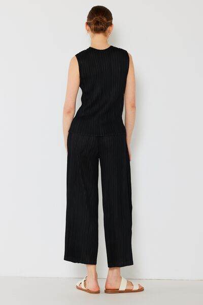 Marina West Swim Pleated Wide-Leg Pants with Side Pleat Detail for a perfect OOTD – dress to impress outfits from Amexza