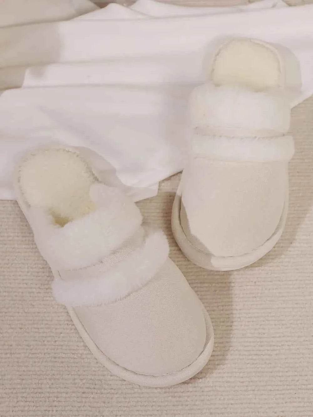 Contrast Faux Fur Round Toe Slippers for a perfect OOTD – dress to impress outfits from Amexza