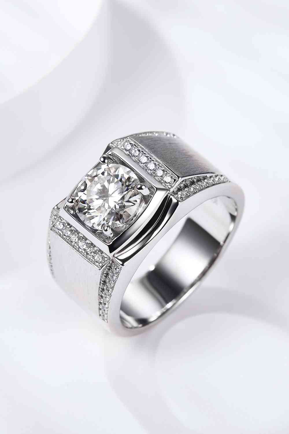 So Charmed 1 Carat Moissanite Ring Silver for a perfect OOTD – dress to impress outfits from Amexza