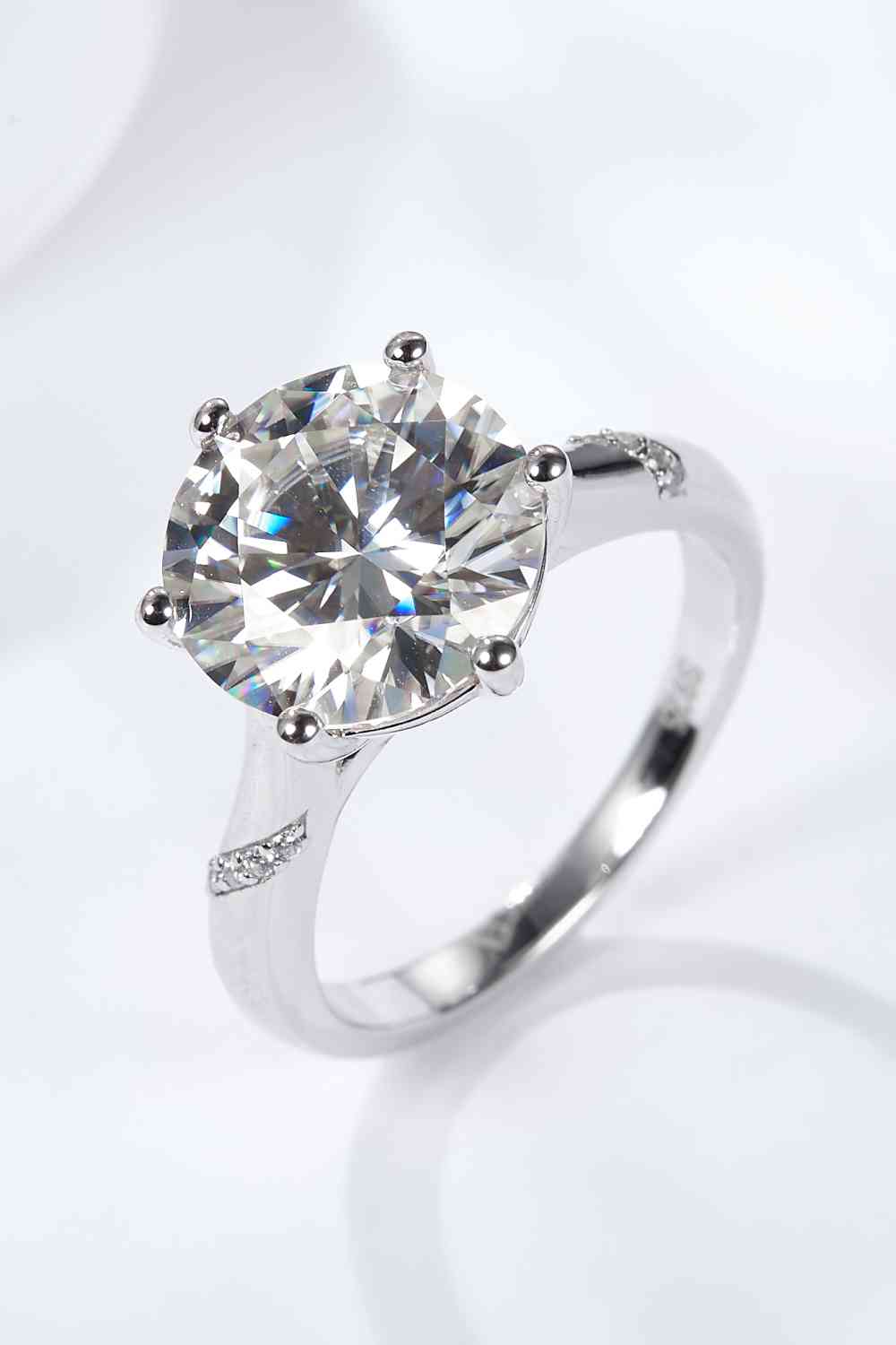 5 Carat Moissanite Solitaire Ring Silver for a perfect OOTD – dress to impress outfits from Amexza