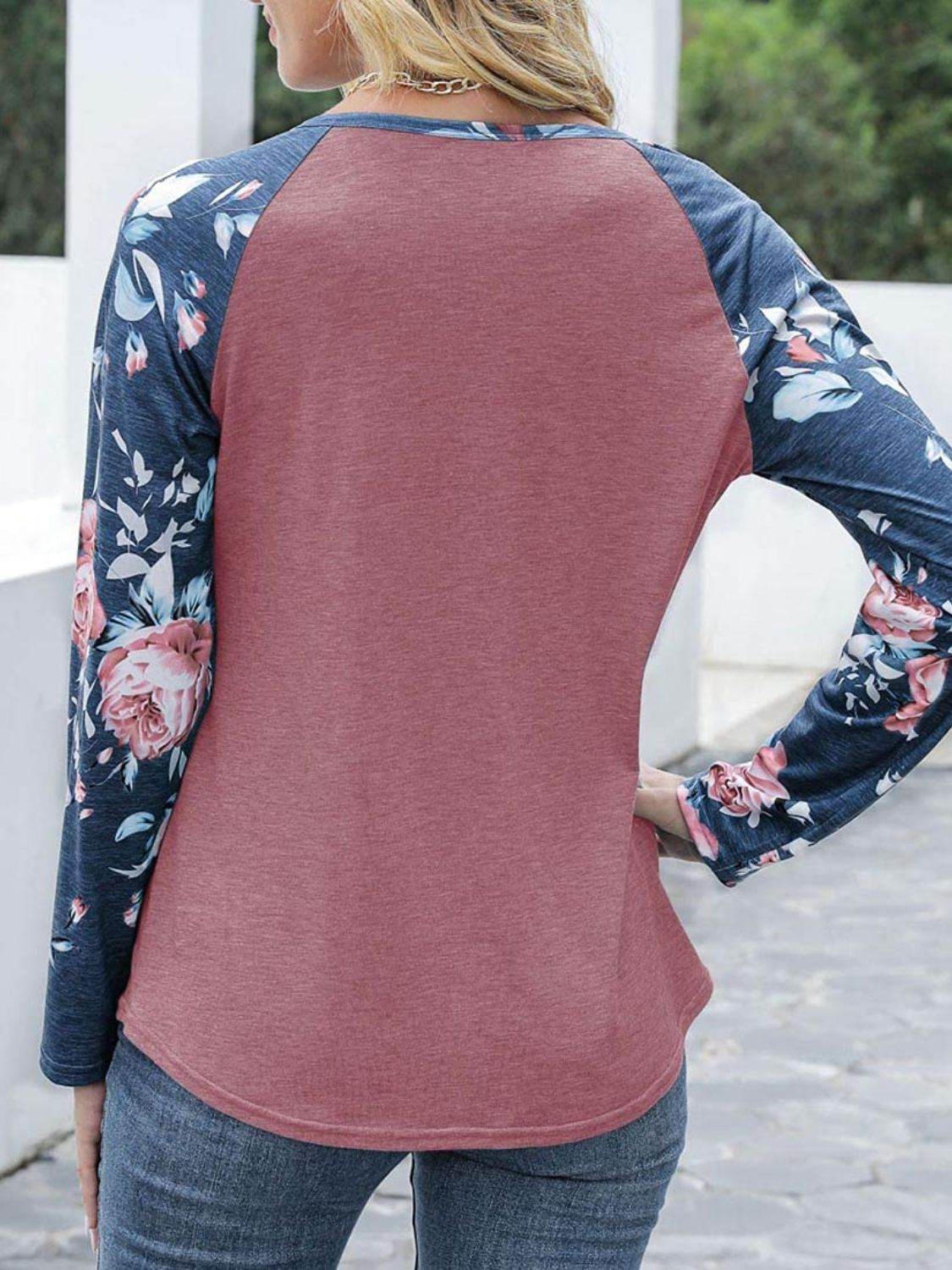 V-Neck Floral Long Sleeve T-Shirt for a perfect OOTD – dress to impress outfits from Amexza