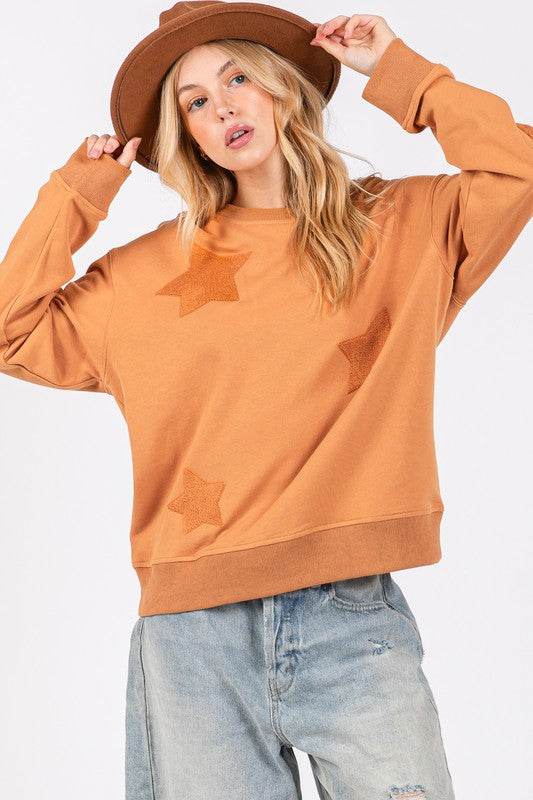 SAGE + FIG Star Patch Long Sleeve Sweatshirt for a perfect OOTD – dress to impress outfits from Amexza