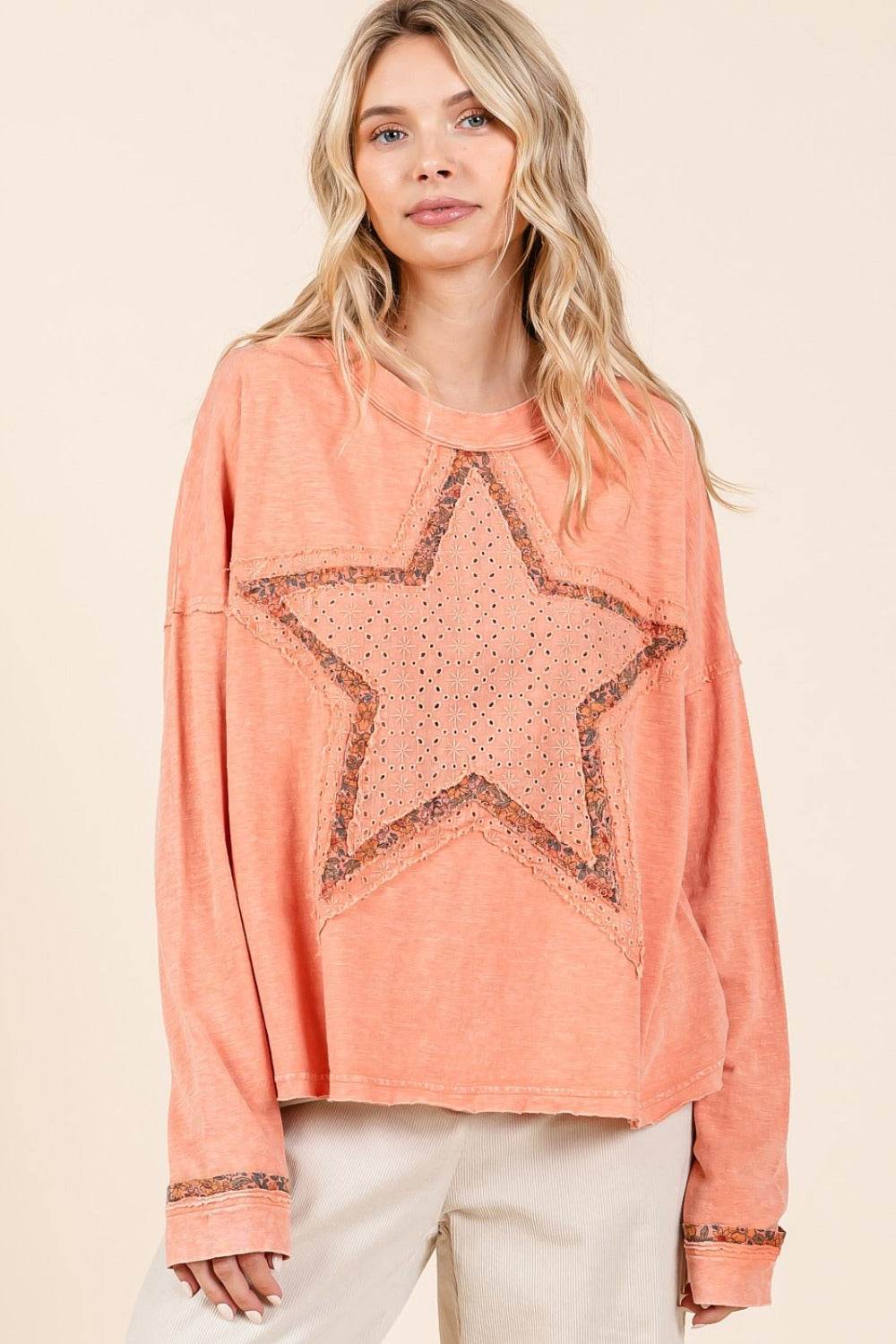 Mittoshop Mineral Wash Star Patch Long Sleeve T-Shirt for a perfect OOTD – dress to impress outfits from Amexza