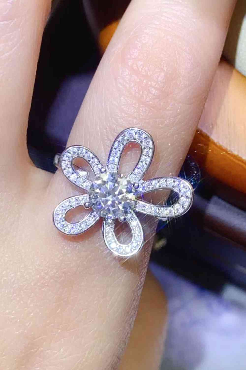 1 Carat Moissanite Flower-Shape Open Ring for a perfect OOTD – dress to impress outfits from Amexza