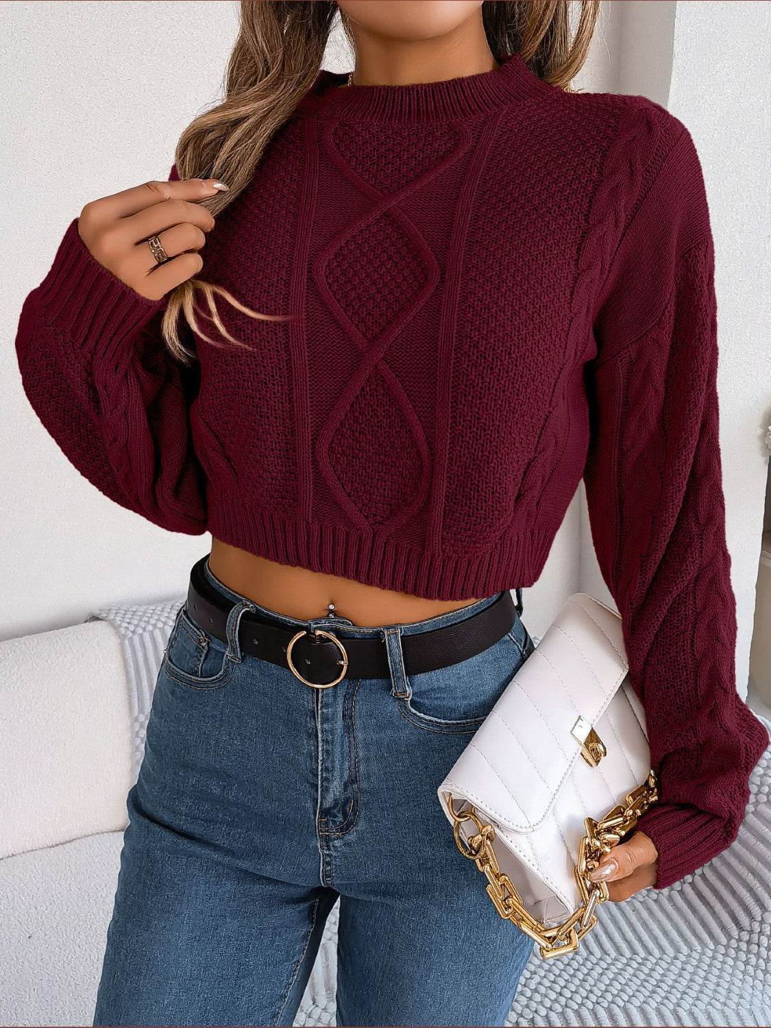 Cable-Knit Round Neck Cropped Sweater for a perfect OOTD – dress to impress outfits from Amexza